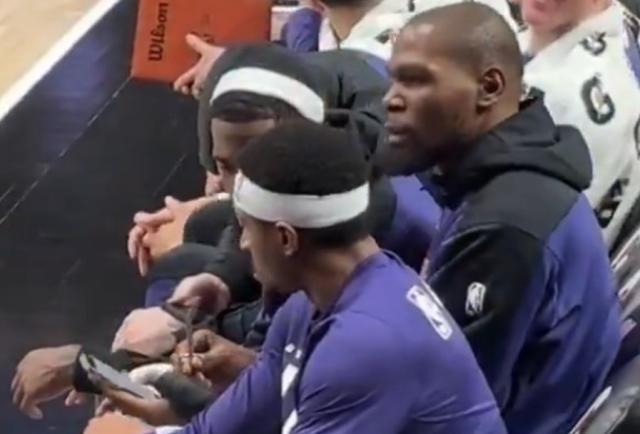 体育平台-杜兰特比赛中得知交易被惊呆：我所见过最疯狂交易